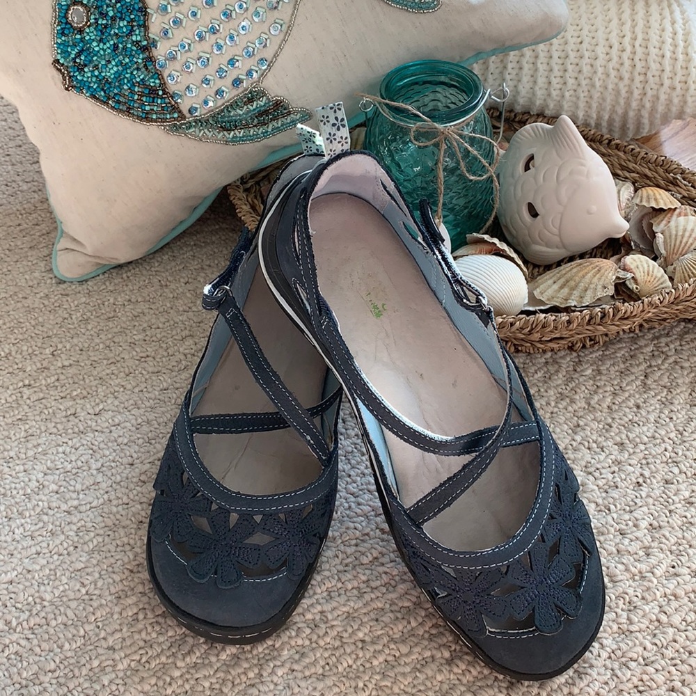 Jambu 8.5 Blue Suede Shoes Blossom Encore
